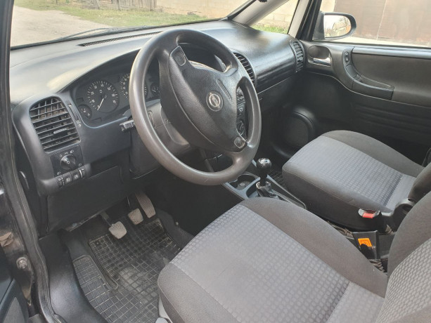 opel-zafira-16-2005-g-big-9
