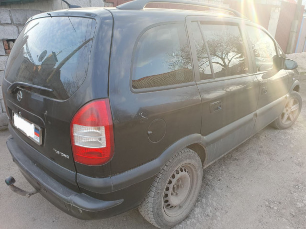 opel-zafira-16-2005-g-big-10