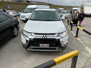 Продам mitsubishi outlander 2019