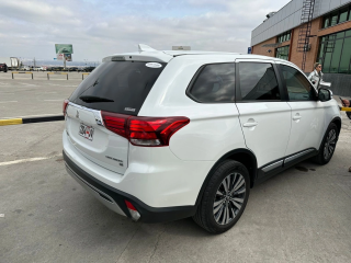 Продам mitsubishi outlander 2019