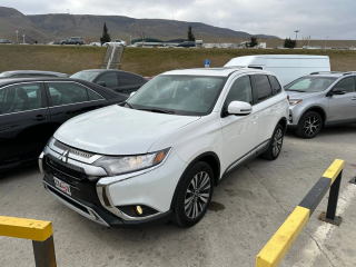 Продам mitsubishi outlander 2019