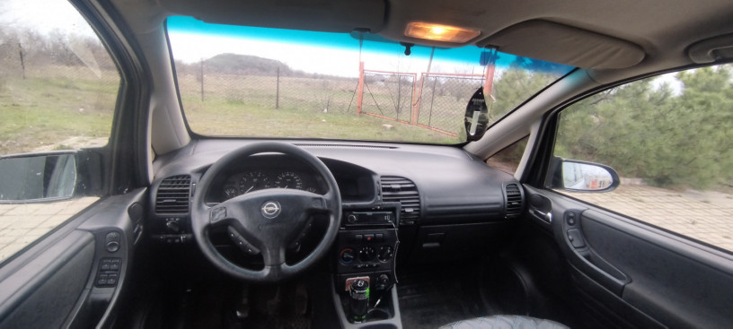 opel-zafira-a-big-4
