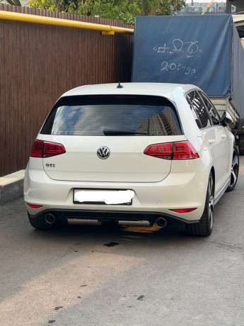 prodaza-volkswagen-golf-gti-2015god-big-3