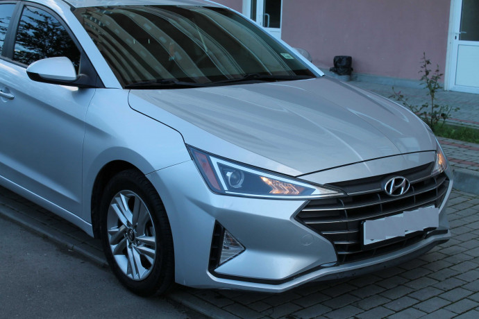 prodaza-hyundai-elantra-big-0