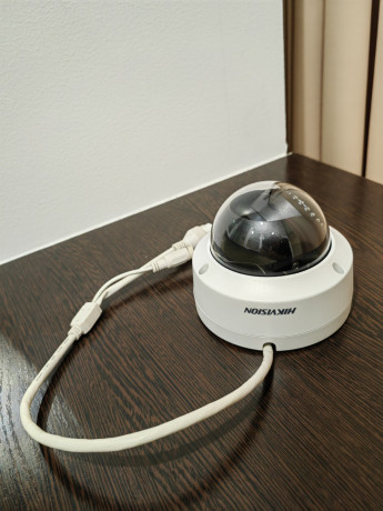 prodam-ip-kameru-hikvision-big-0