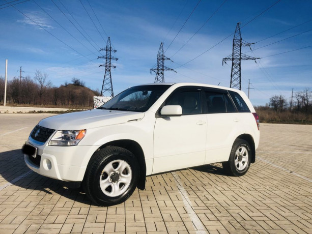 suzuki-grand-vitara-24-4x4-big-0