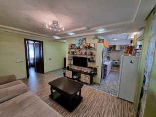 Продам 2-х комнатную квартиру в Донецке +79493687559