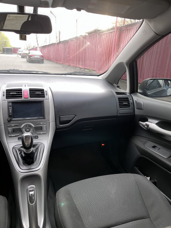 toyota-auris-2007-big-7