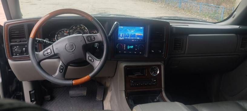 cadillac-escalade-2003-big-4