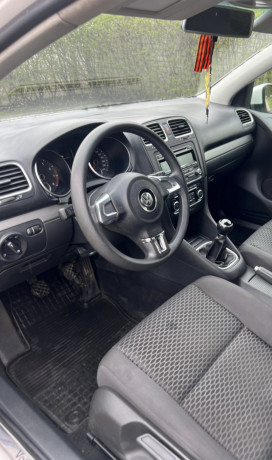 prodam-otlicnyi-avtomobil-v-xorosem-sostoyanii-big-1