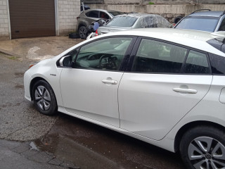 Продам Toyota Prius 2018 года