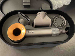 fen-dyson-supersonic-hd08-nikelmed-v-podarocnom-keise-big-1