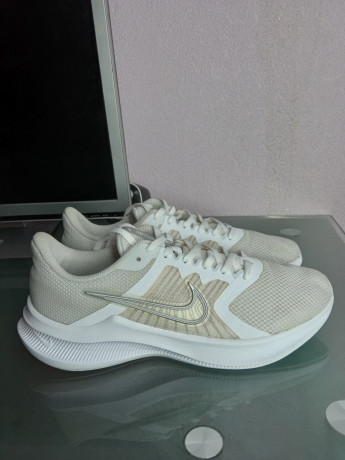 begovye-krossovki-nike-downshifter-11-big-0