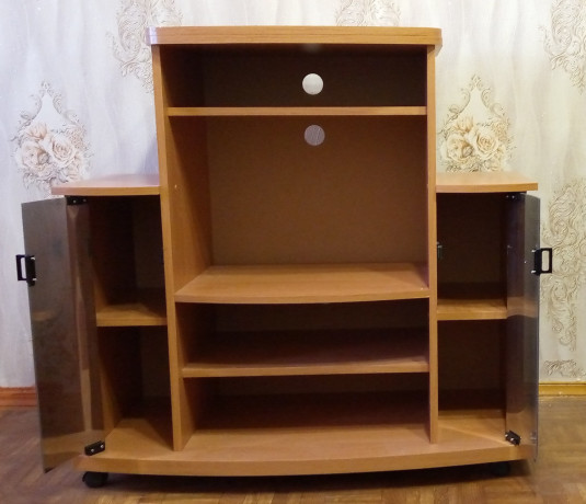 tumba-pod-tv-big-0