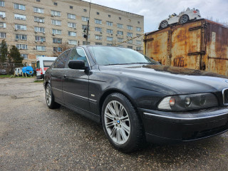 Продам БМВ 520i