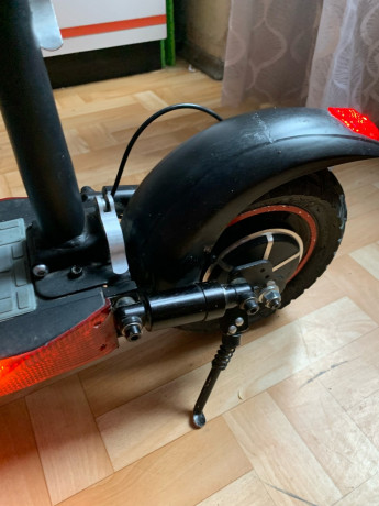 elektrosamokat-kugoo-m4-pro-18ah-600w-l-uvelicennaya-batareya-50kmc-zapas-xoda-47-km-maksimalnaya-nagruzka-160-kg-bu-big-12