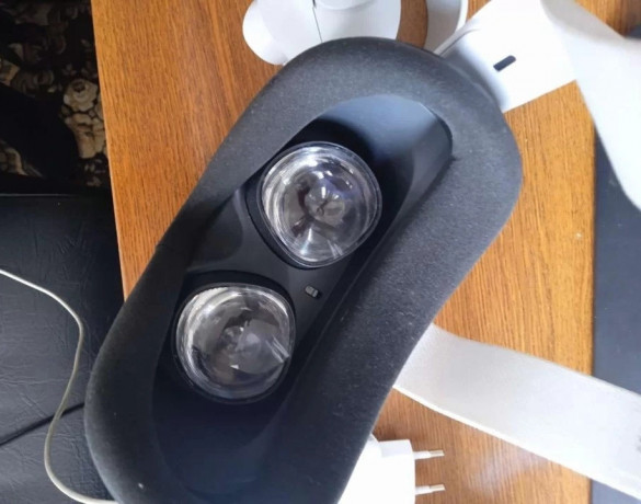 vrslem-vr-garnitura-oculus-quest-2-64gb-big-2