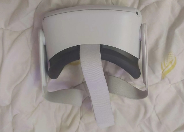 vrslem-vr-garnitura-oculus-quest-2-64gb-big-0