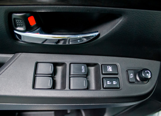 novyi-suzuki-ertiga-2022-big-6