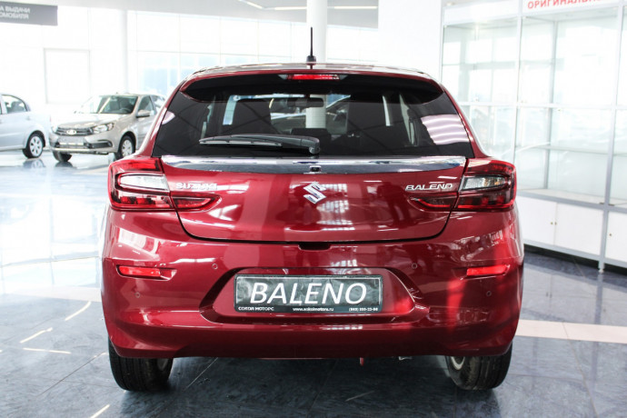 novyi-suzuki-baleno-2022-big-3