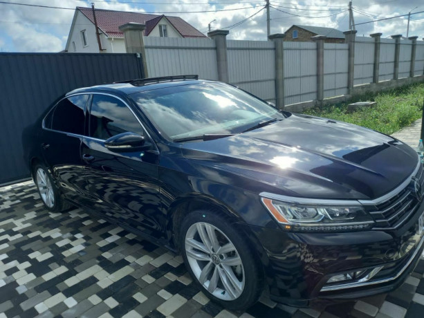volkswagen-passat-2018-big-0
