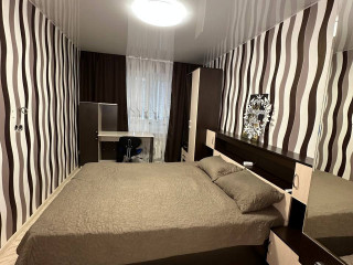 Продам 3-х комнатную квартиру Ильича.