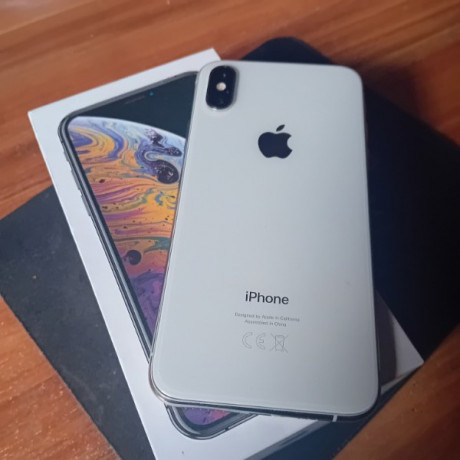 iphone-xs-64-gb-big-0
