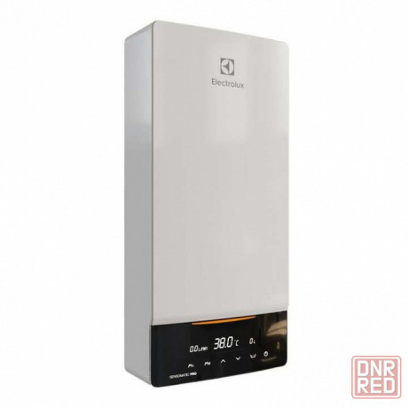 protocnyi-vodonagrevatel-electrolux-npx-18-24-sensomatic-big-0