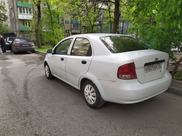 chevrolet-aveo-2006-big-3