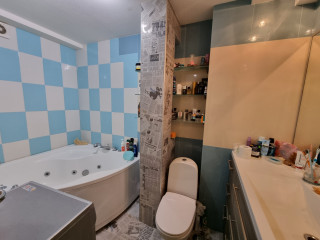 Продам 2-х комнатную квартиру в Донецке +7943687559